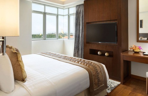 Kandawgyi Lake Area Hotel | Shangri-La Serviced Apartments, Yangon