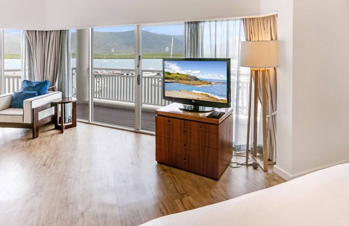 Cairns Central Business District Hotel | Shangri-La The Marina, Cairns