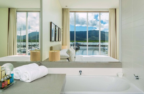 Cairns Central Business District Hotel | Shangri-La The Marina, Cairns