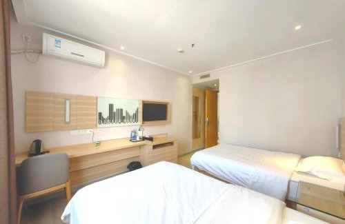 Liwan Hotel | shangxiajiu new hotel -400 M From The Metro -广州上下九丹妮斯