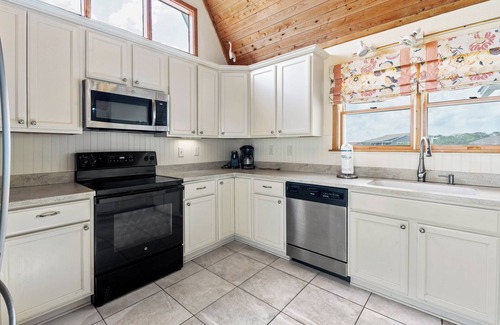 Tuckahoe Casa | Shannon: Semi-Oceanfront, Shared Pool