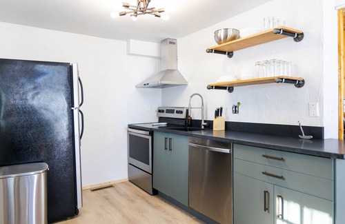 Bellaire Chalet De Esquí | Shanty Creek Chalet! HOT TUB, FIRE PIT, BEACH ACCESS!