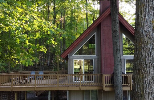 Bellaire Chalet De Esquí | Shanty Creek Chalet! HOT TUB, FIRE PIT, BEACH ACCESS!