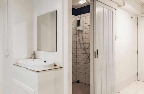 Old City Hotel | Shapel Hostel and Cafe