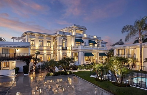 Coronado Casa | Share a Grand Experience! 4 Upscale Units Near Coronado Bridge! Pool, Parking!
