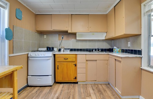 Ellenville Cabina | Shared Fire Pit & Kayaks: Catskills Lake Retreat!