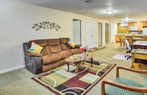 Northeast Park Hill Apartamento | Shared Patio and Fire Pit Denver Apartment