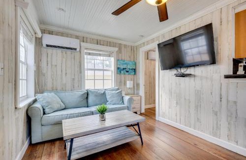 Harbordale Casa | Shared Pool and Backyard Small and Cozy Guest House