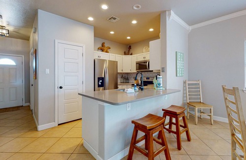 Safe Harbor Casa | Shared Pool, Near Beach, Golf Cart Access