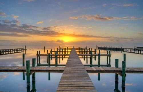 Flour Bluff Casa | Shared Pool w Bay Views Boat Dock Fishing Big Slough by AvantStay