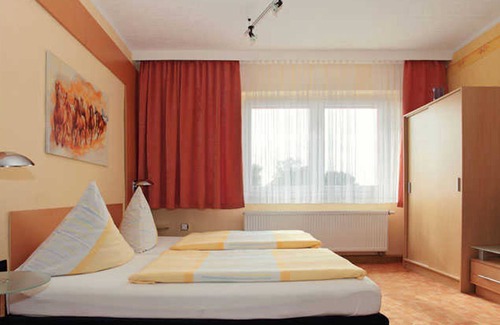 Sangerhausen Cabaña | Habitación compartida 1 - Pension and Restaurant Rüssel-Pub
