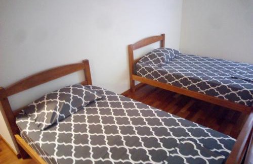 Santa Cruz Apartamento | Shared Room Funchal or Santa Cruz Lodges