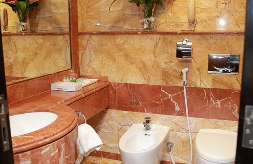 Sharjah Hotel | Sharjah Palace Hotel