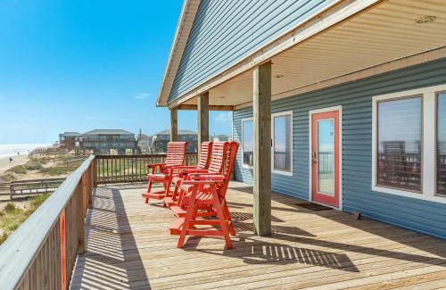 Surfside Beach Casa | Shark Tooth - Beachfront - Pet & Family Friendly