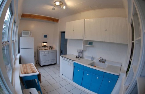 Rockaway Beach Casa | Sharkalope - En la playa! Duerme 16. Bañera de hidromasaje. Arcada.
