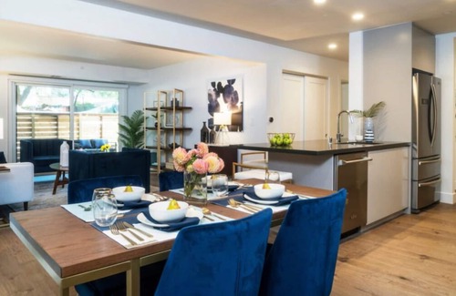 Sharon Heights Condominio | Sharon Green: Bright 3BR Condo