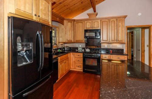Whispering Forest Casa | Shasta Mountain Cabin#1916