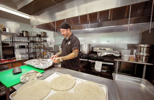 McCloud Cabina | Shasta View Lodge - Weddings - Retreats - Reunions