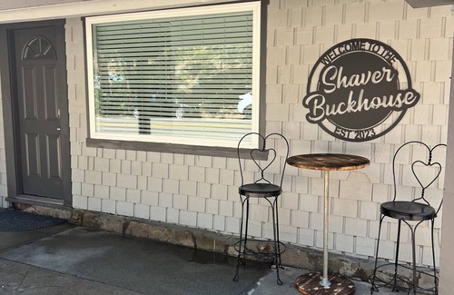 West Village Cabina | Shaver Buckhouse