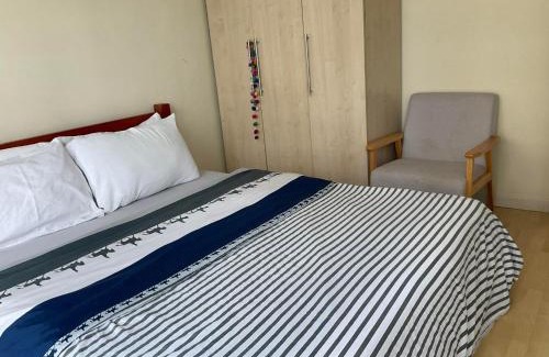 Highway Hills Apartamento | SHAW BLVD 69 sqm 2 bdrm w/WiFi, parking, across Shangrila Mall