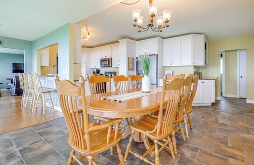 Krakow Casa | Shawano Lake House w/ Boat Dock, Kayaks, & Grill!