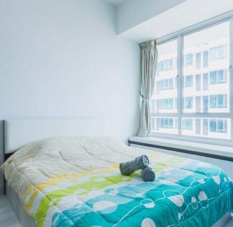 Taman Mount Austin Apartamento | Shawn Akademic Suites Pool View @ Mount Austin