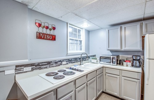 Shawnee Apartamento | Shawnee Vacation Rental ~ 11 Mi to Kansas City!