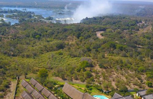 Victoria Falls Cabina | Shearwater's Explorers Village