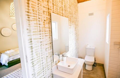 Victoria Falls Cabina | Shearwater's Explorers Village