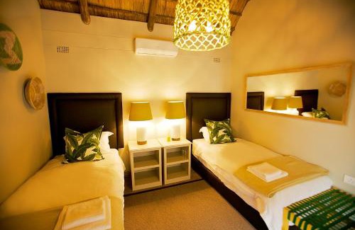 Victoria Falls Cabina | Shearwater's Explorers Village