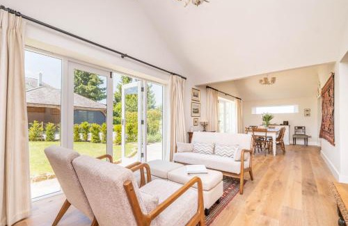 Byworth Casa | Sheepdown by inspirestays-com