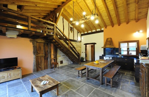 Sare Chalet De Esquí | Borda Nueva, Pais Vasco. Lugar tranquilo entre mar y montaña.Tres estrellas.