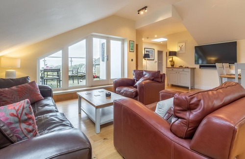 Carbis Bay Apartamento | La pura indulgencia te espera en este amplio y luminoso ático de tres habitaciones.