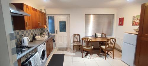 Sheffield Casa | Sheffield Arena Meadowhall Interchange with off road free parking & CCTV