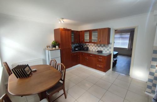 Sheffield Casa | Sheffield Arena Meadowhall Interchange with off road free parking & CCTV