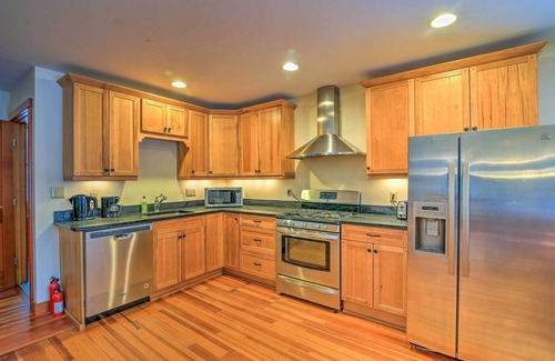 Shelburne Cabina | Serene Shelburne Studio Cabin w / Spring-Fed Pool!