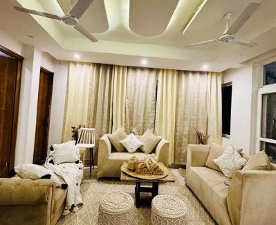 Timilimansingh Apartamento | Shelbys Abode