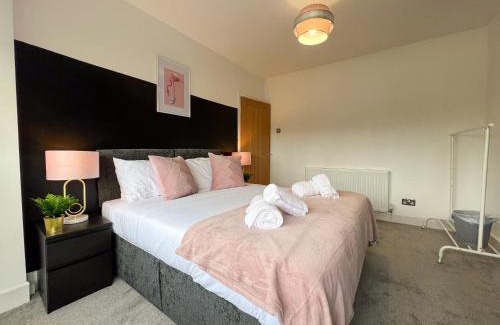 Bloxwich Casa | Sheldon House 3 BED Cosy Home nr JLR & NEC