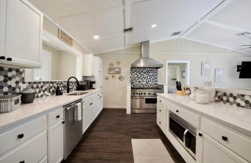 Mid Island Casa | Shell Bound by Sun Palace Vacations