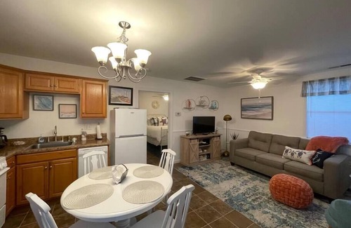 Morehead City Casa | Shell Cottage DOG Friendly in Historic District