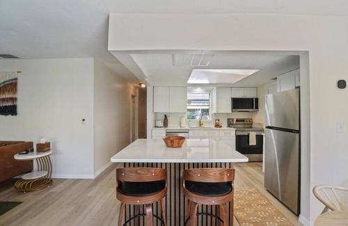 Venice Apartamento | SHELL-HAUS | Venice Beach House | 5-min to Gulf