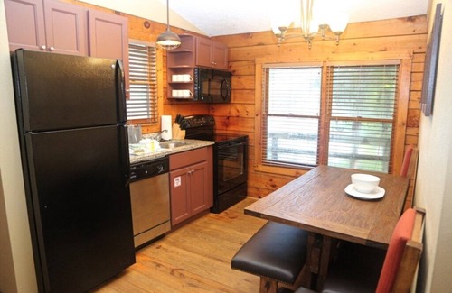 Gordonsville Cabina | Shenandoah Crossing™ - 2 Bedroom Resort Cabin