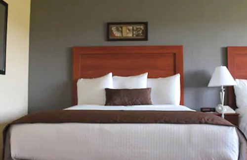 Plymouth Hotel | Shenandoah Inn