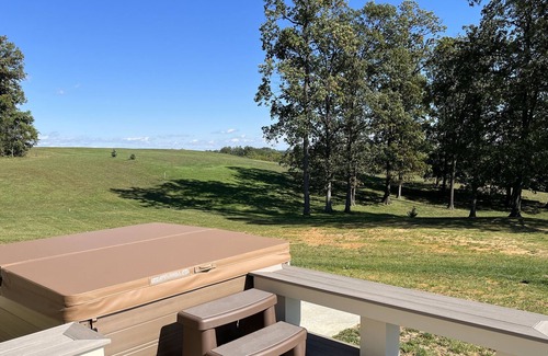 Stephens City Casa | Shenandoah Valley luxury w/stunning orchard & Blue Ridge Mountain views