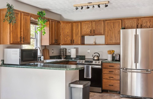 Luray Casa | Shenandoah Views 15 Mins To Park & Luray Caverns 3 Bedroom Home by RedAwning