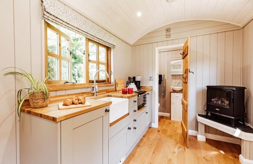 Lyth Hill Apartamento | Shepherd's Hut at Lythwood, Near Shrewsbury