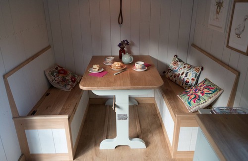 Dundon Cabina | Shepherd's Hut heaven: ¡un refugio acogedor con cocina y baño!