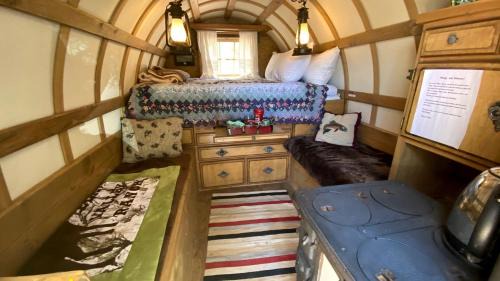Grover Casa | Shepherds Camp Wagon Near Capitol Reef National Park