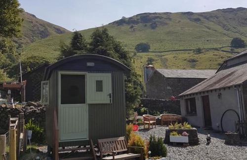 Legburthwaite Casa | Shepherds hut Dolly wagon