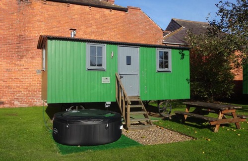 Wigton Casa | Shepherds Hut, Jamies Retreat, Bowness-on-Solway